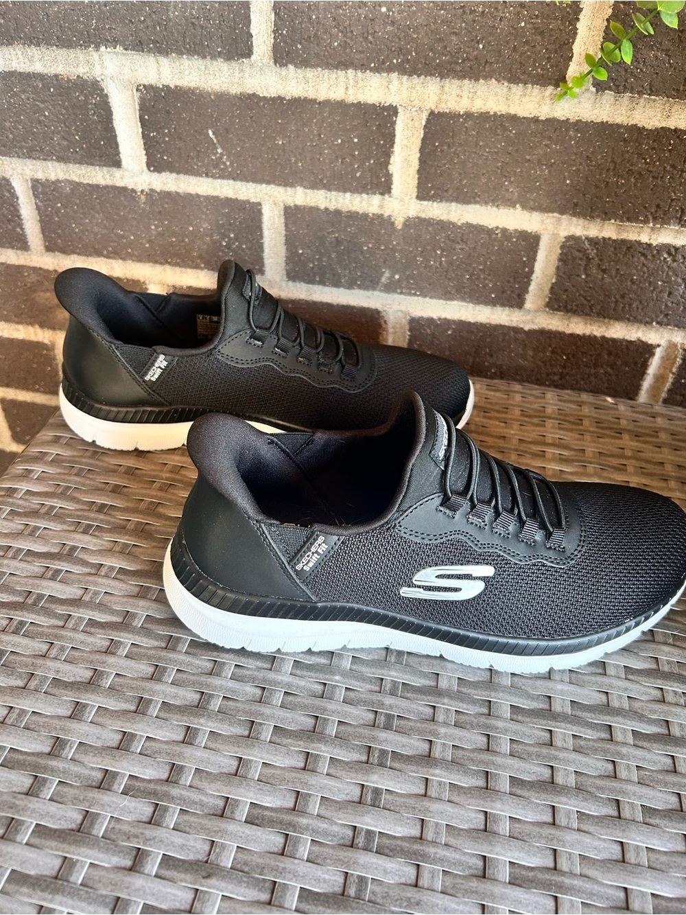Skechers Black Hands Free Swift Fit Sneakers - Size 8